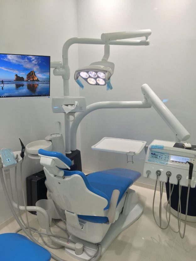 新しく導入した歯科用ユニット Kavo社製　ESTETICA E50